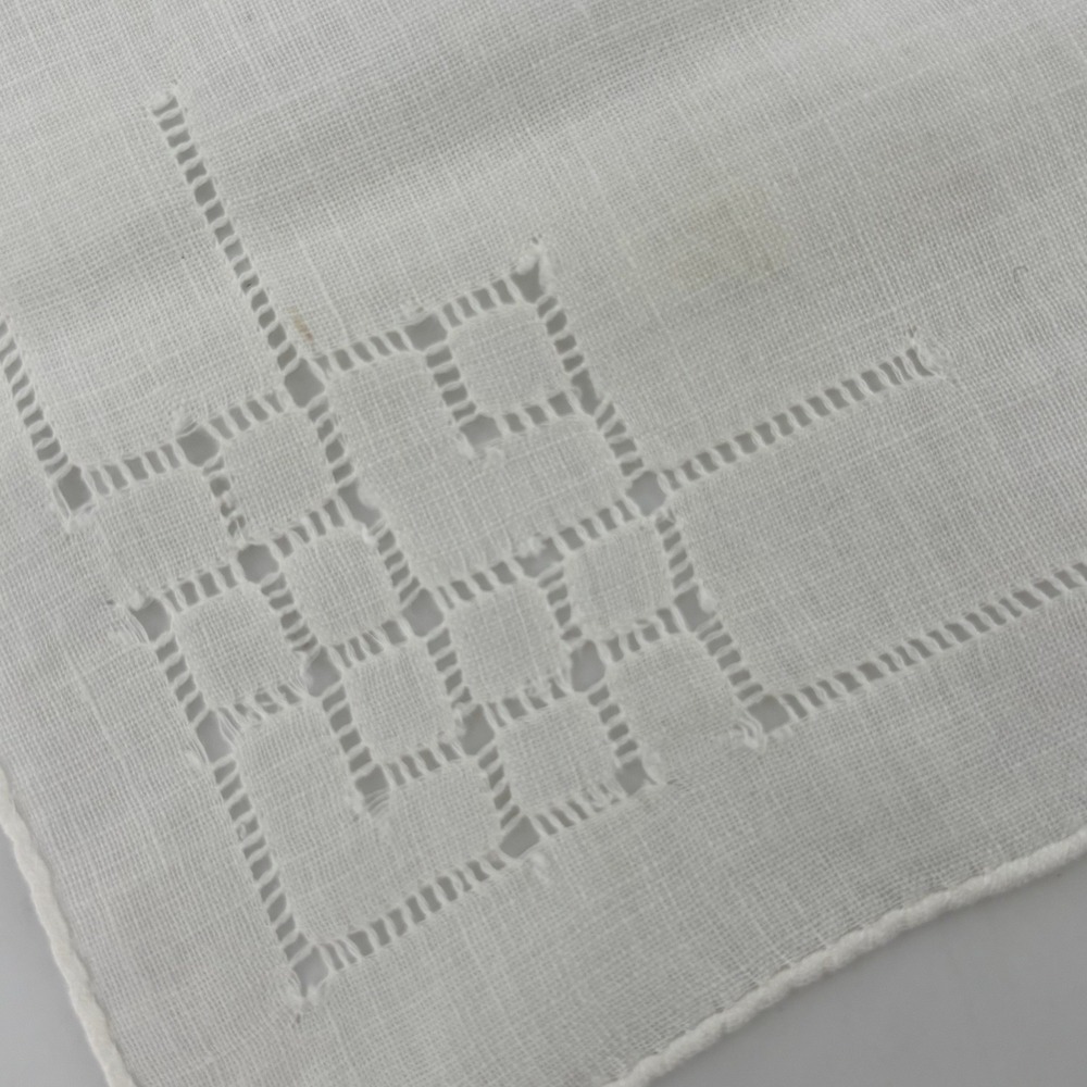 White Linen Handkerchief‎ Embroidered Cutwork Geometric Border Square